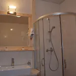 Zum Schreiner