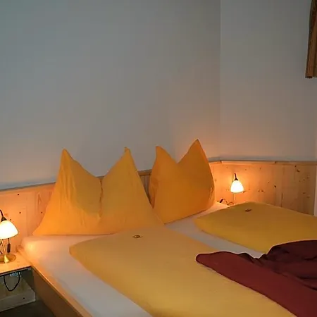 Zum Schreiner -valora- Bed and Breakfast Hermagor-Pressegger See