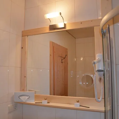 B&B Zum Schreiner -valora- 4*
