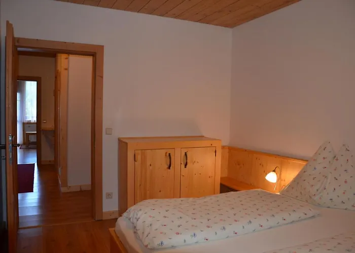 Zum Schreiner Bed & Breakfast